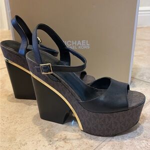 Michael Kors black and brown platform sandal 6m